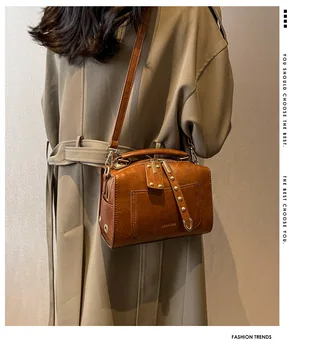 Бостонские torbe preko ramena, Elegantna torba na jedno rame sa zakovicama, Ženska Trend Dizajnersku torbu-jastuk 2023, Torba preko ramena od Umjetne kože, Ženske torbe Slika