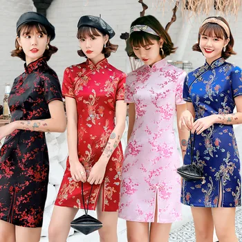 Poboljšano Tradicionalne Ženske haljine Cheongsams u Kineskom stilu kratkih rukava Chi-Pao Qipao Od Svilenih Brokata S po cijeloj površini, Svečane Odijelo, Mini Haljinu s Prorezom Slika